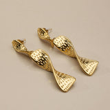 Κρεμαστά Σκουλαρίκια με Στριφτό Ορθογώνιο Σχέδιο