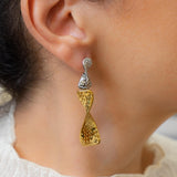 Κρεμαστά Σκουλαρίκια με Στριφτό Ορθογώνιο Σχέδιο