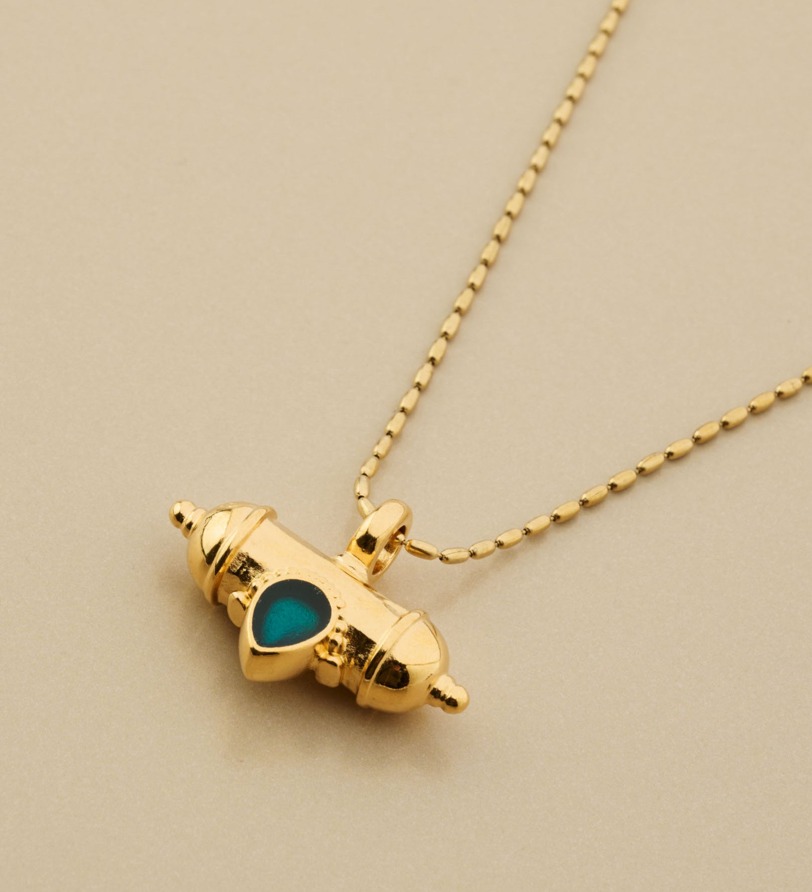 Χρυσό Κολιέ με Κρεμαστό Βαρελάκι και Σμάλτο