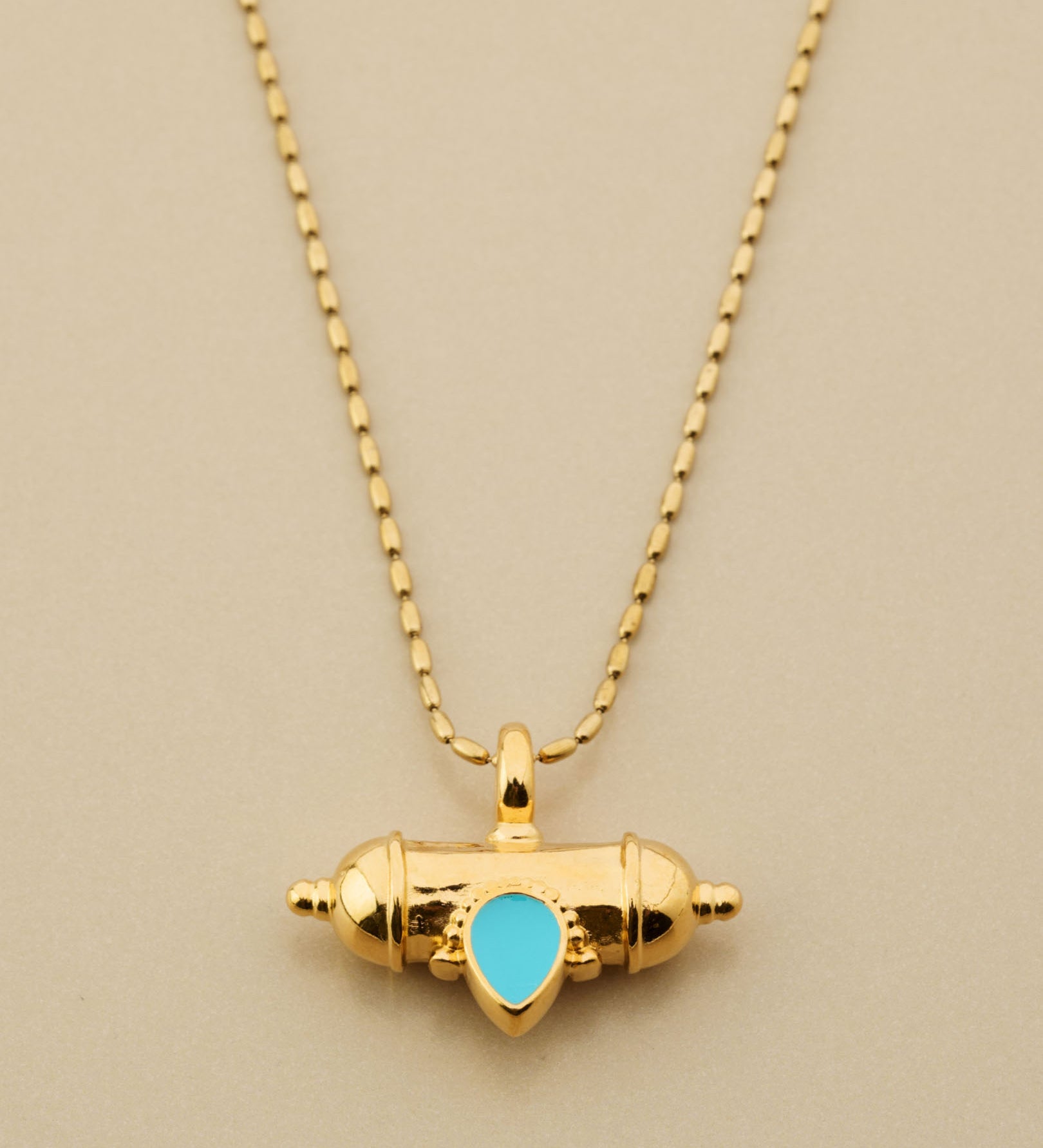 Χρυσό Κολιέ με Κρεμαστό Βαρελάκι και Σμάλτο